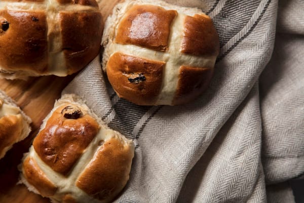 Különleges London: Widow’s Bun Ceremony azaz a tengerészek ünnepe